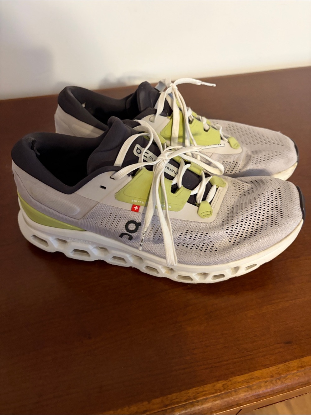 OnCloud Cloudstatus Women’s Lightweight Sneakers in Light Gray and Lime